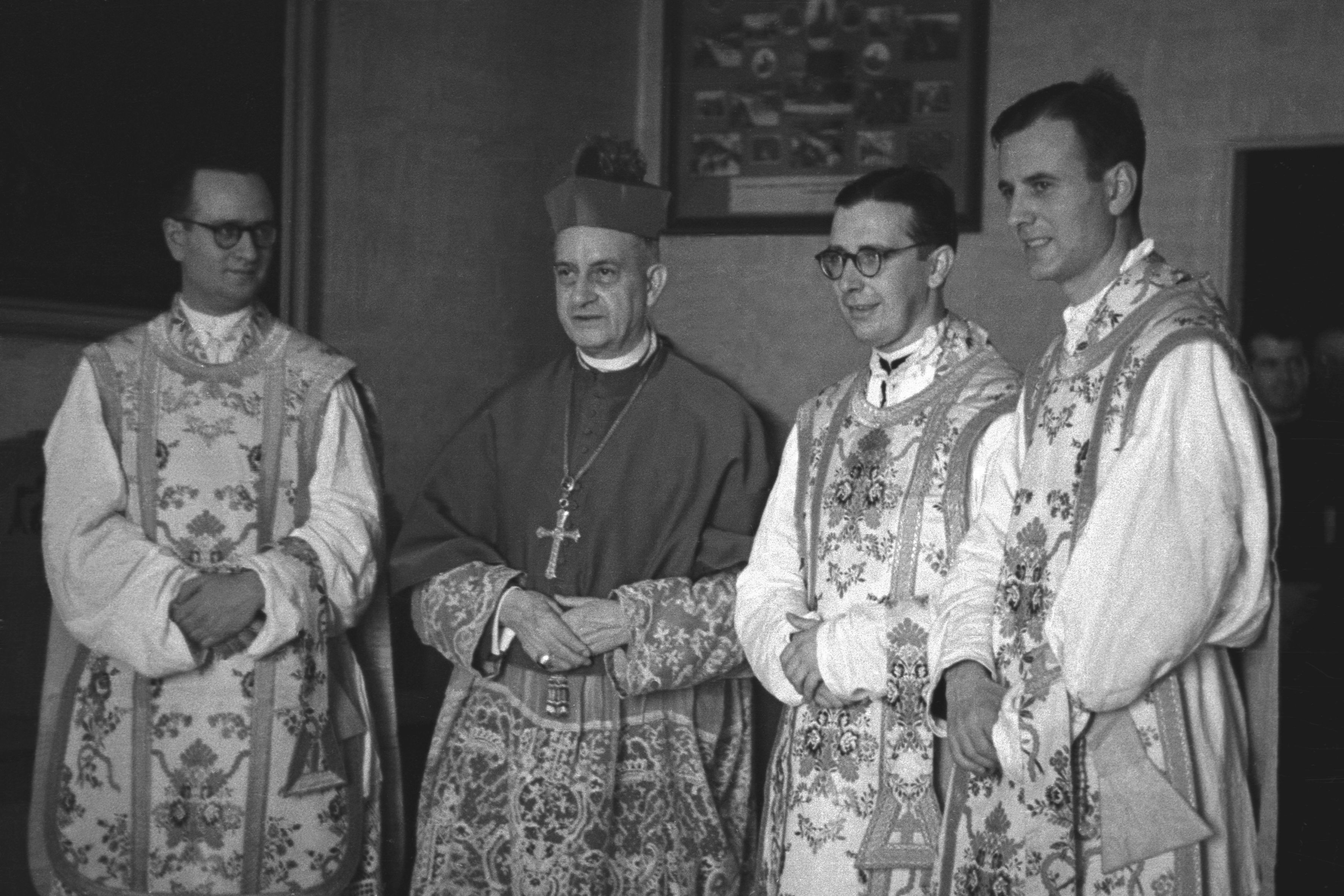 Ordenación de los tres primeros sacerdotes del Opus Dei